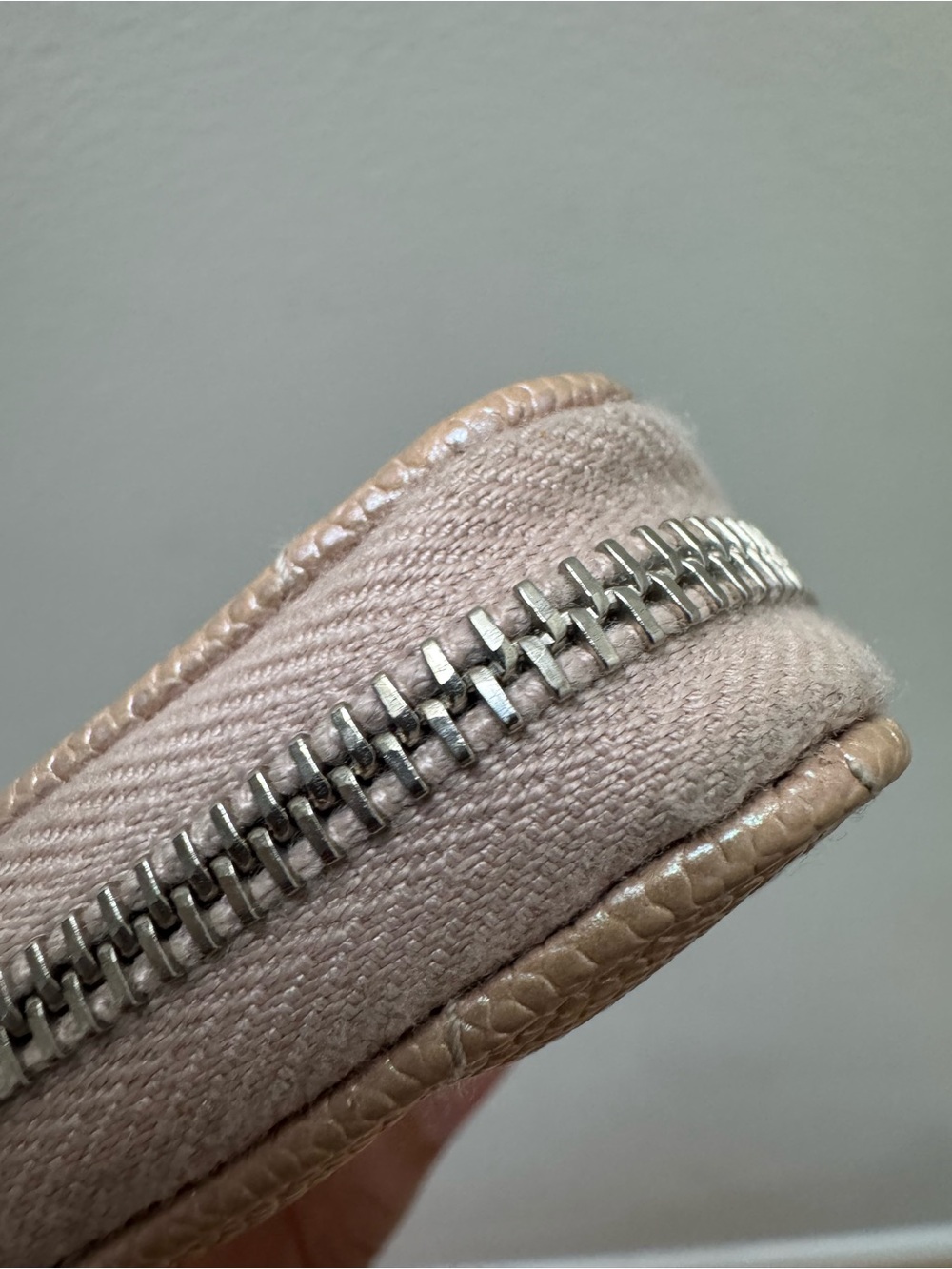 {Chanel} 🦄 17B Iridescent Rose Gold Zippy Wallet - Picture 11 of 11
